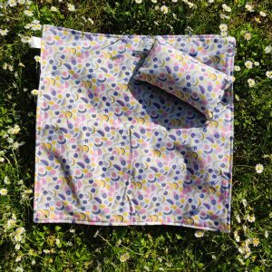 Couverture et son coussin - Fruits tissu cretonne tissu polaire ouate