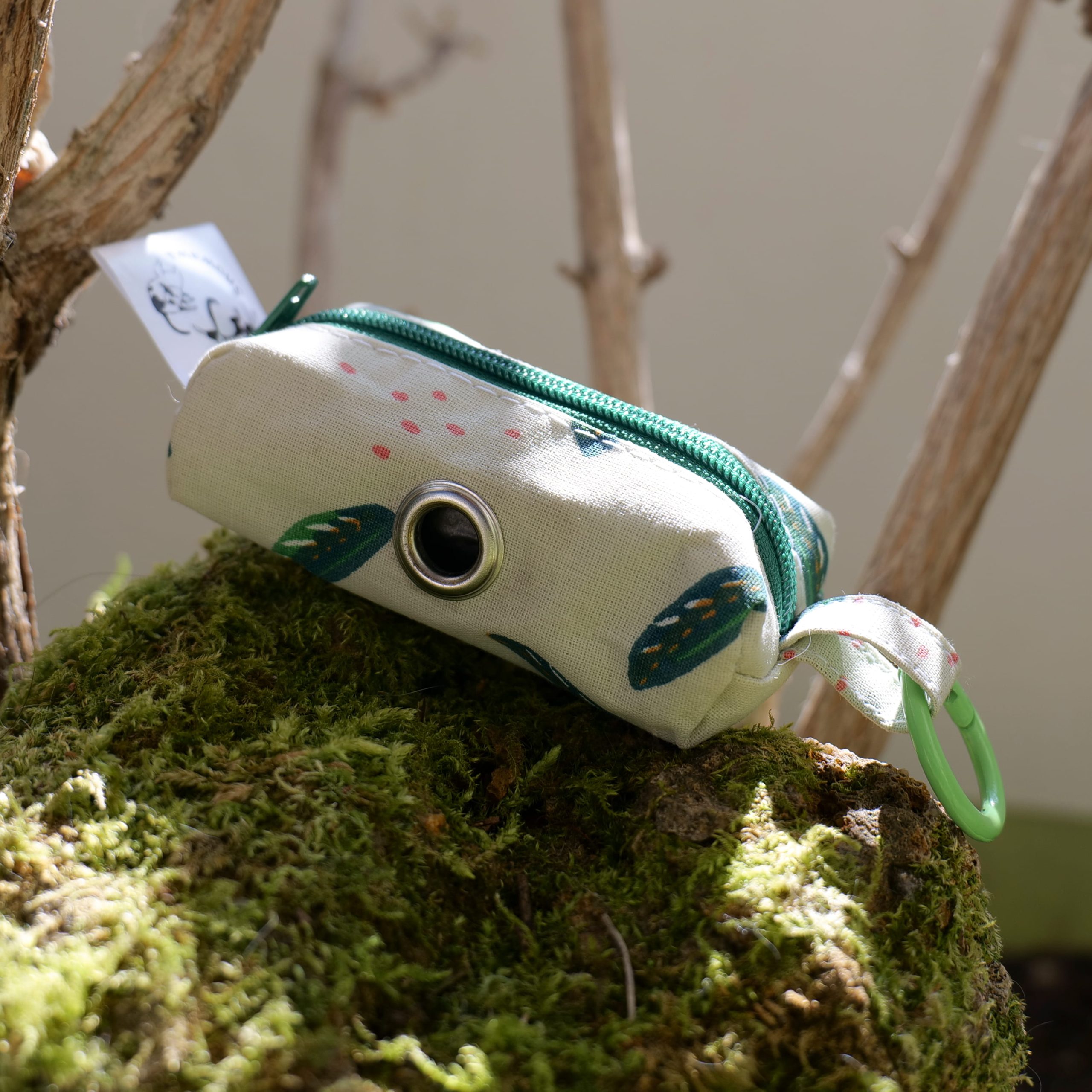 etui-sac-a-crottes-feuille