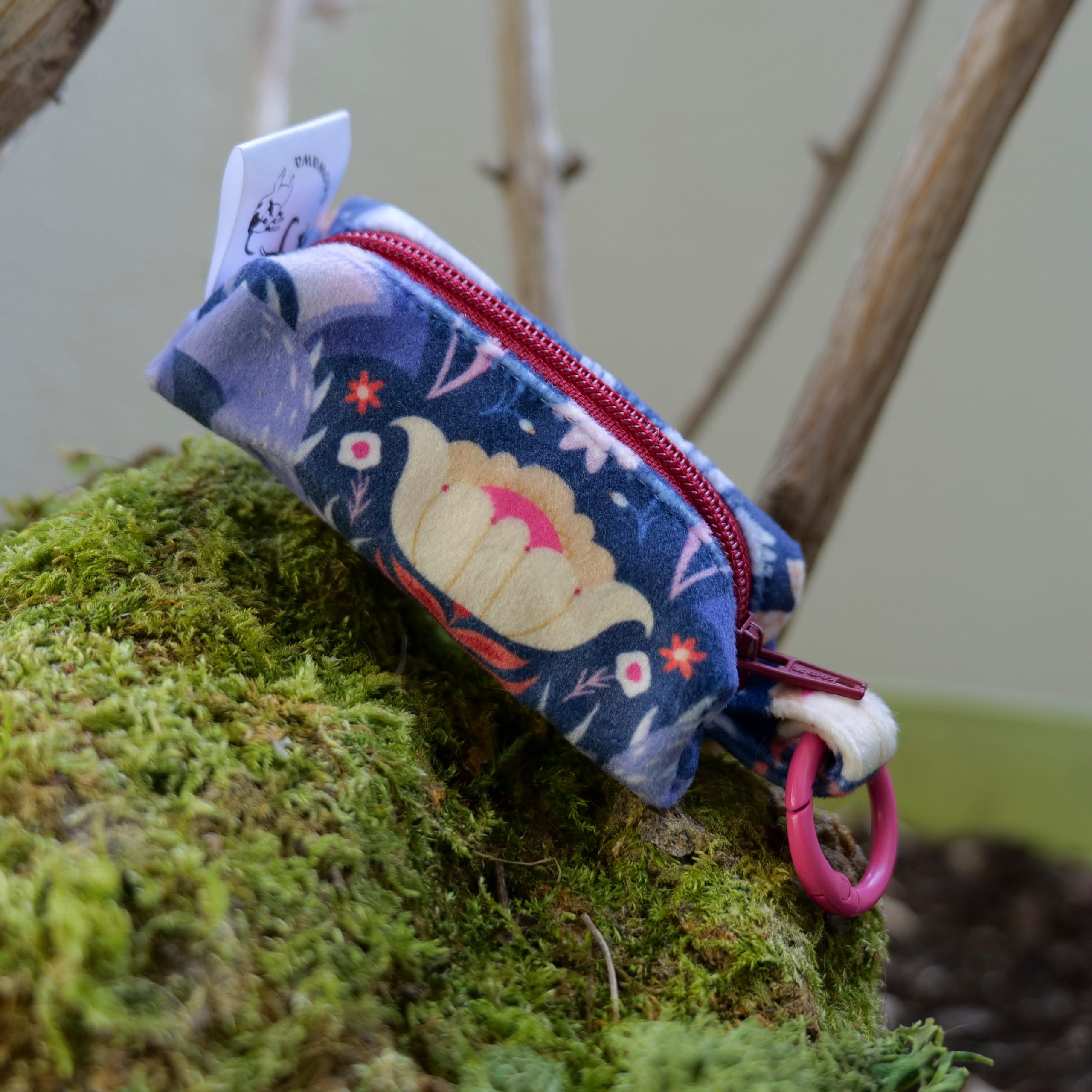 etui-sac-a-crottes-velours-dragon-2