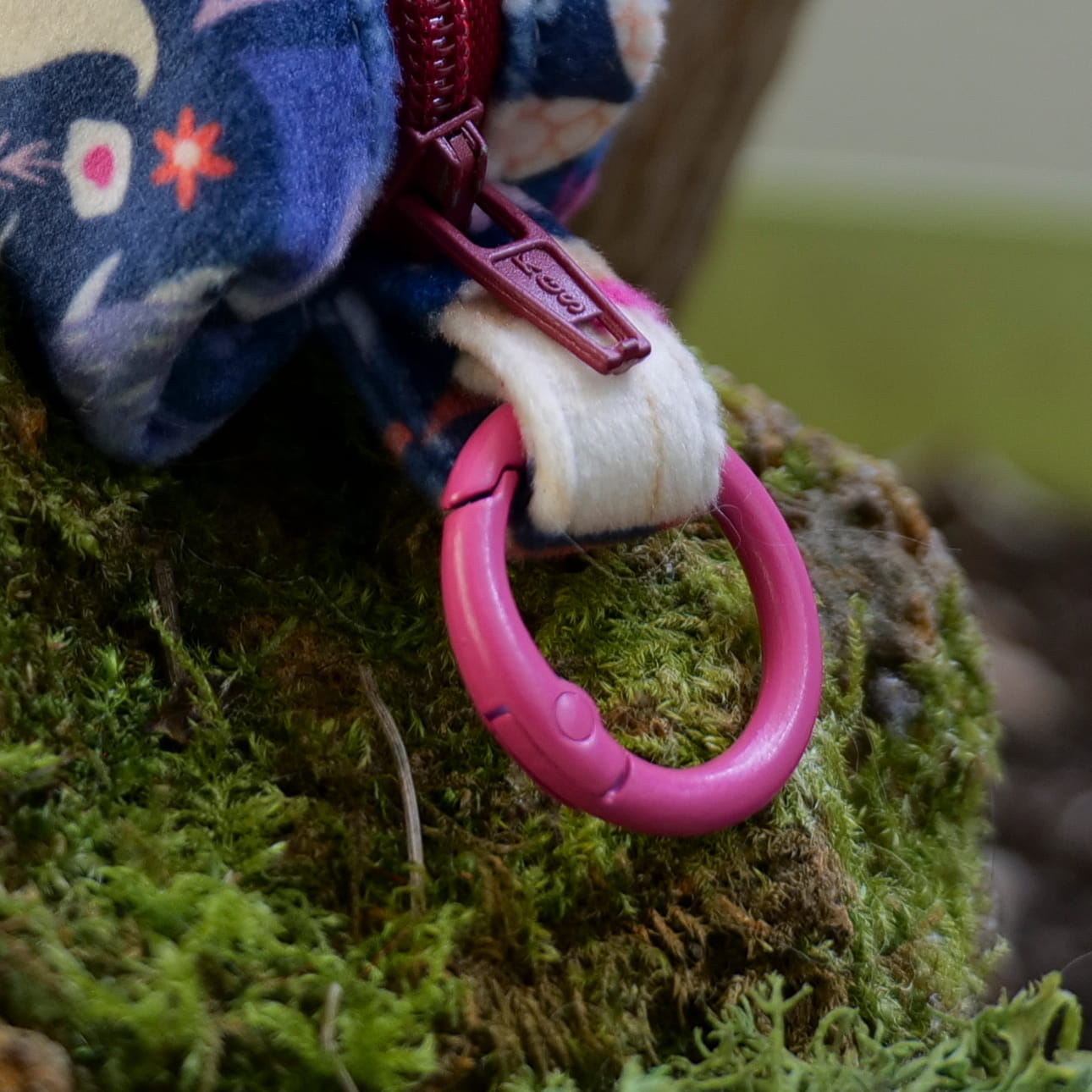 etui-sac-a-crottes-velours-dragon-6