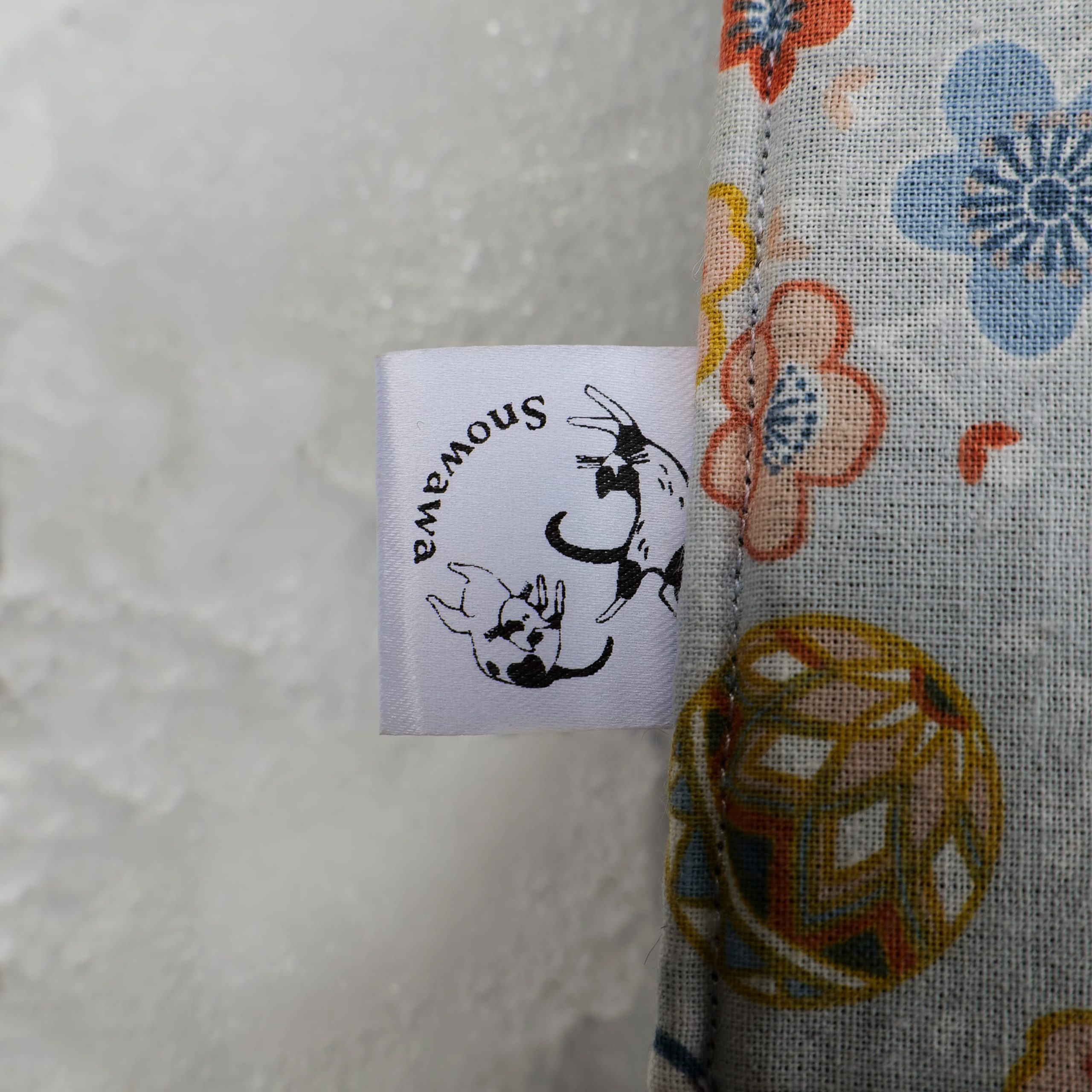 Tapis fraîcheur antidérapant - Lapin japon – Image 4