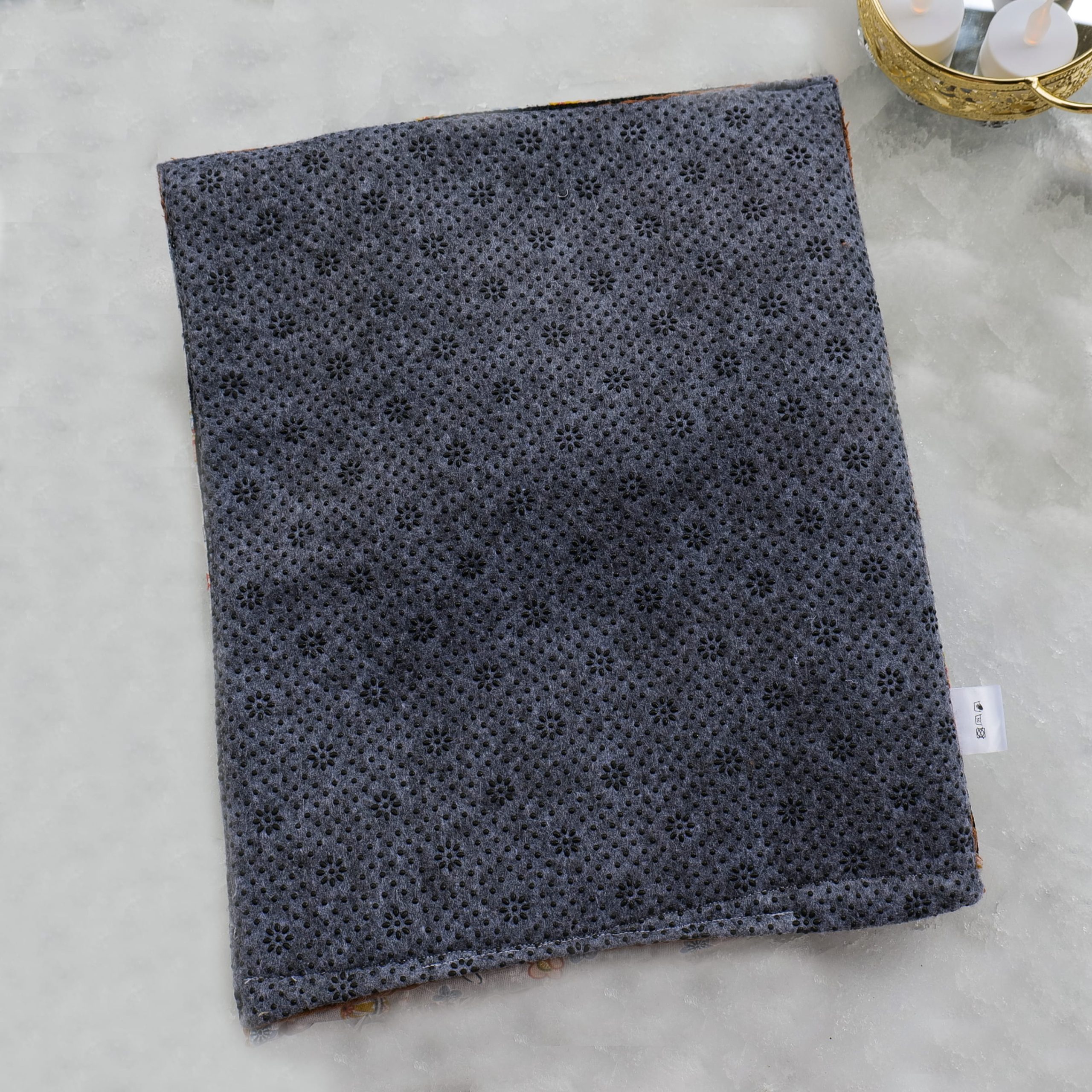 Tapis fraîcheur antidérapant - Lapin japon – Image 5