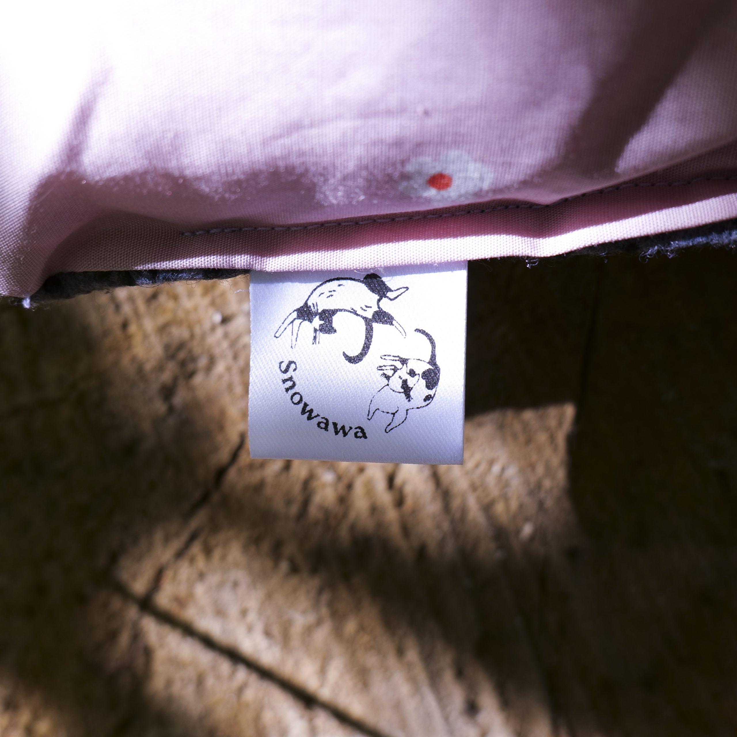 Coussin antidérapant - Cerise – Image 6