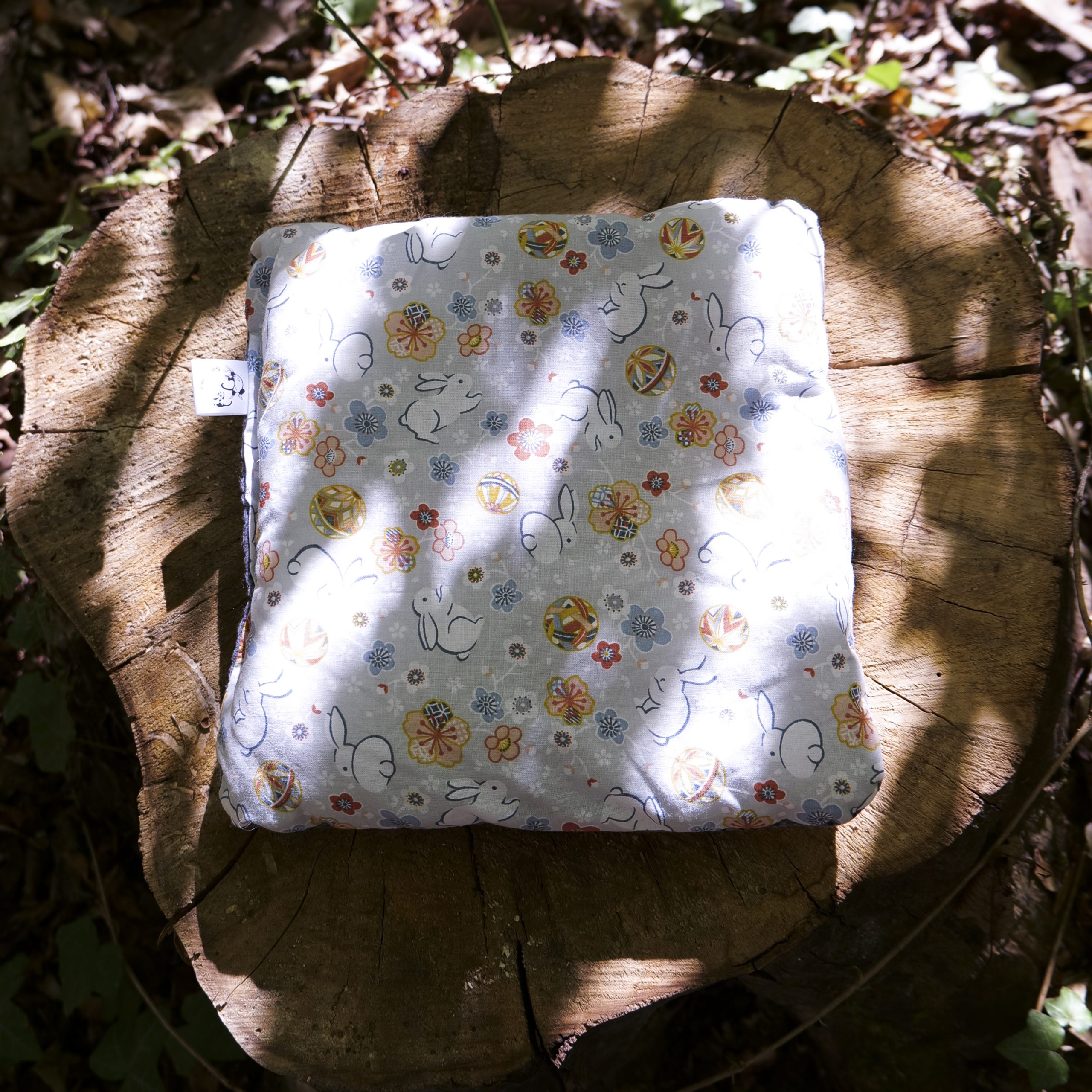 Coussin antidérapant - Lapin Japon – Image 3