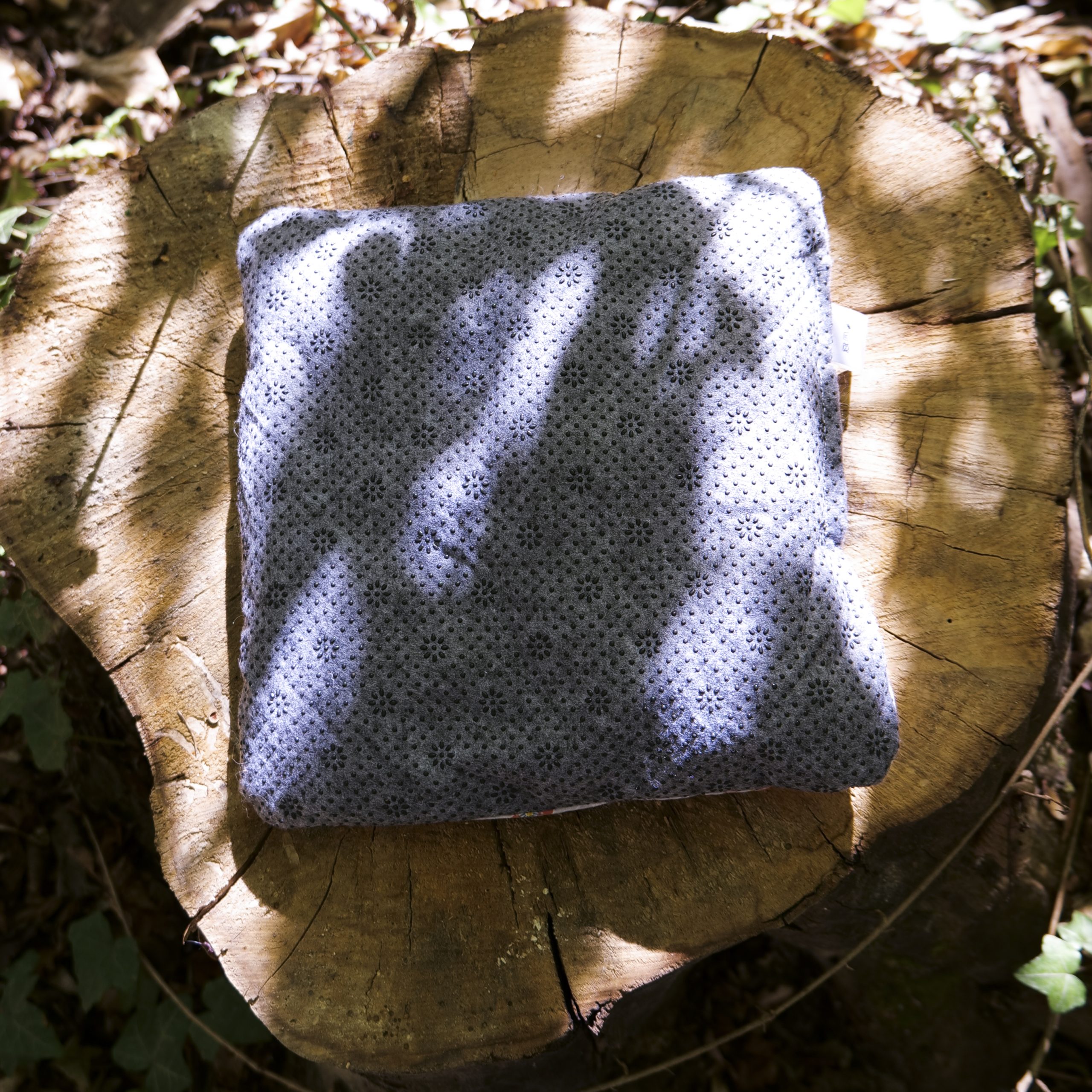 Coussin antidérapant - Lapin Japon – Image 6