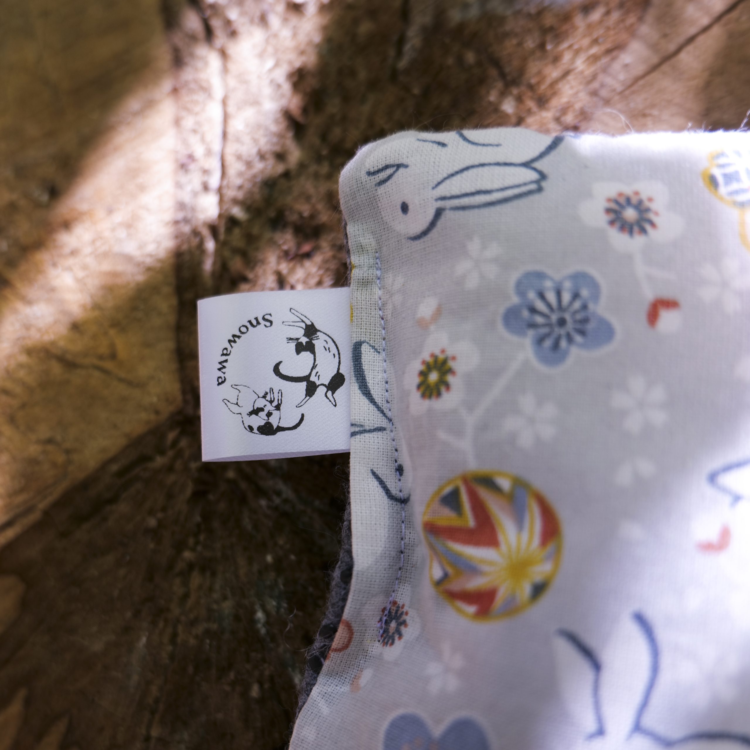 Coussin antidérapant petit - Lapin Japon – Image 5