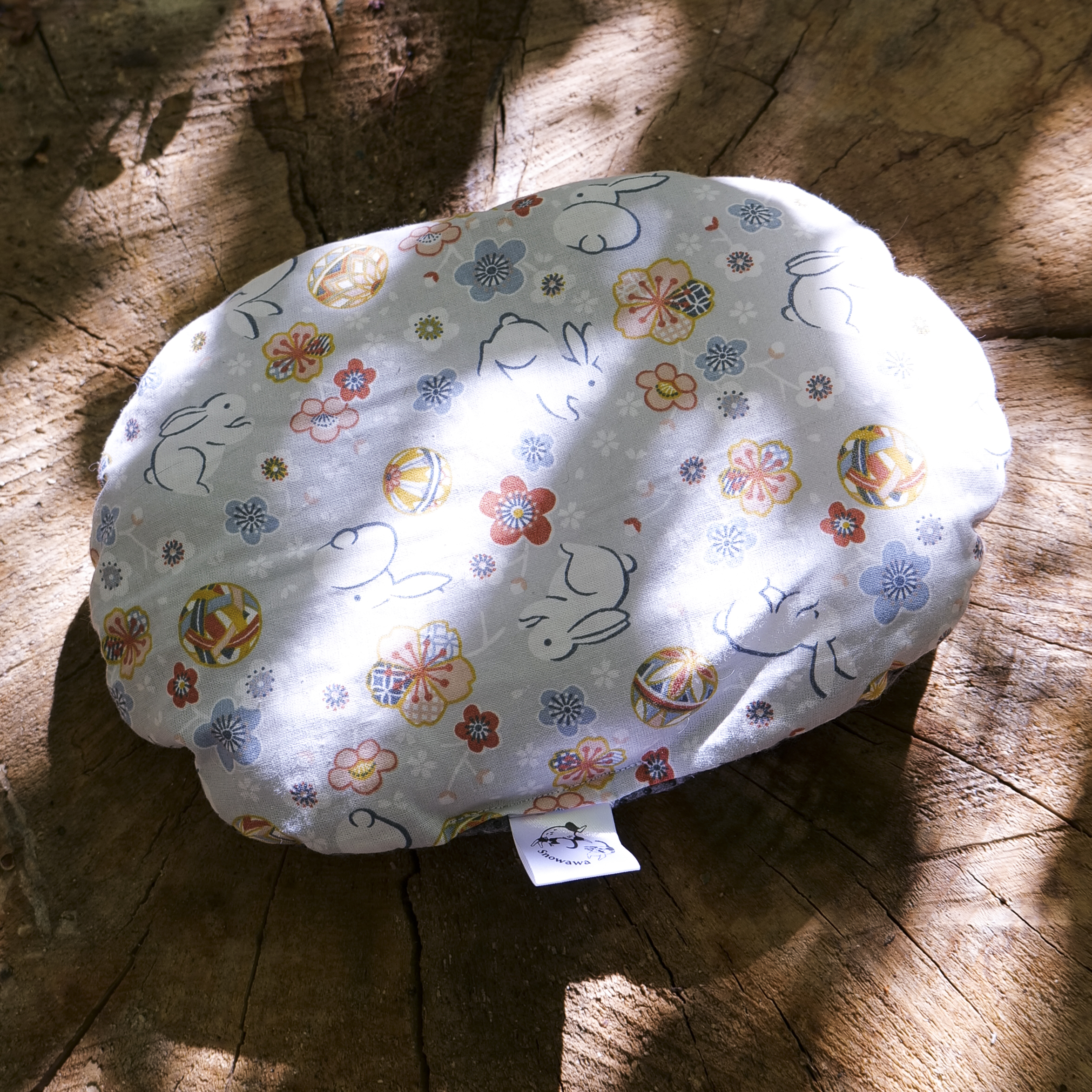 Coussin rond antidérapant - Lapin Japon – Image 2