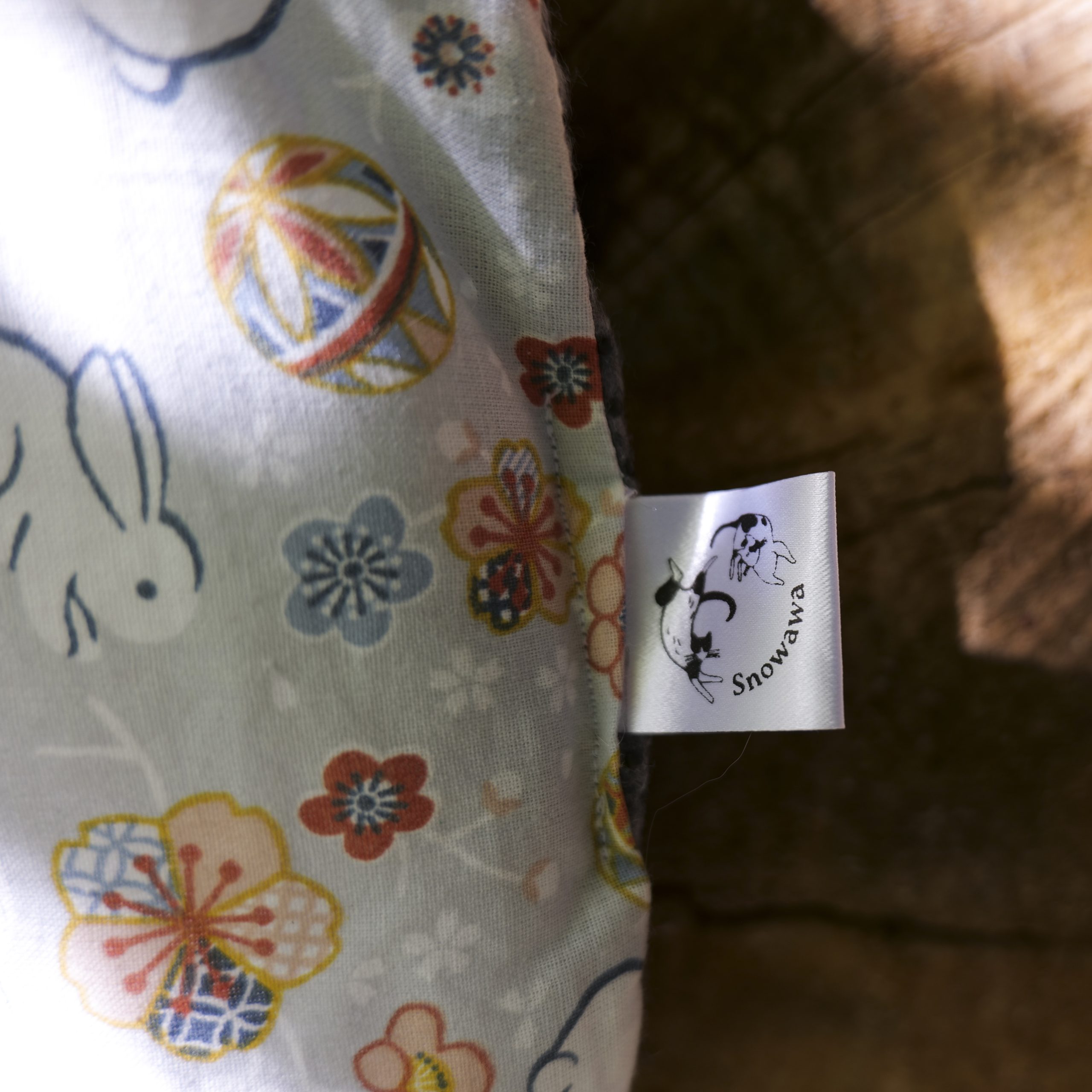 Coussin rond antidérapant - Lapin Japon – Image 4