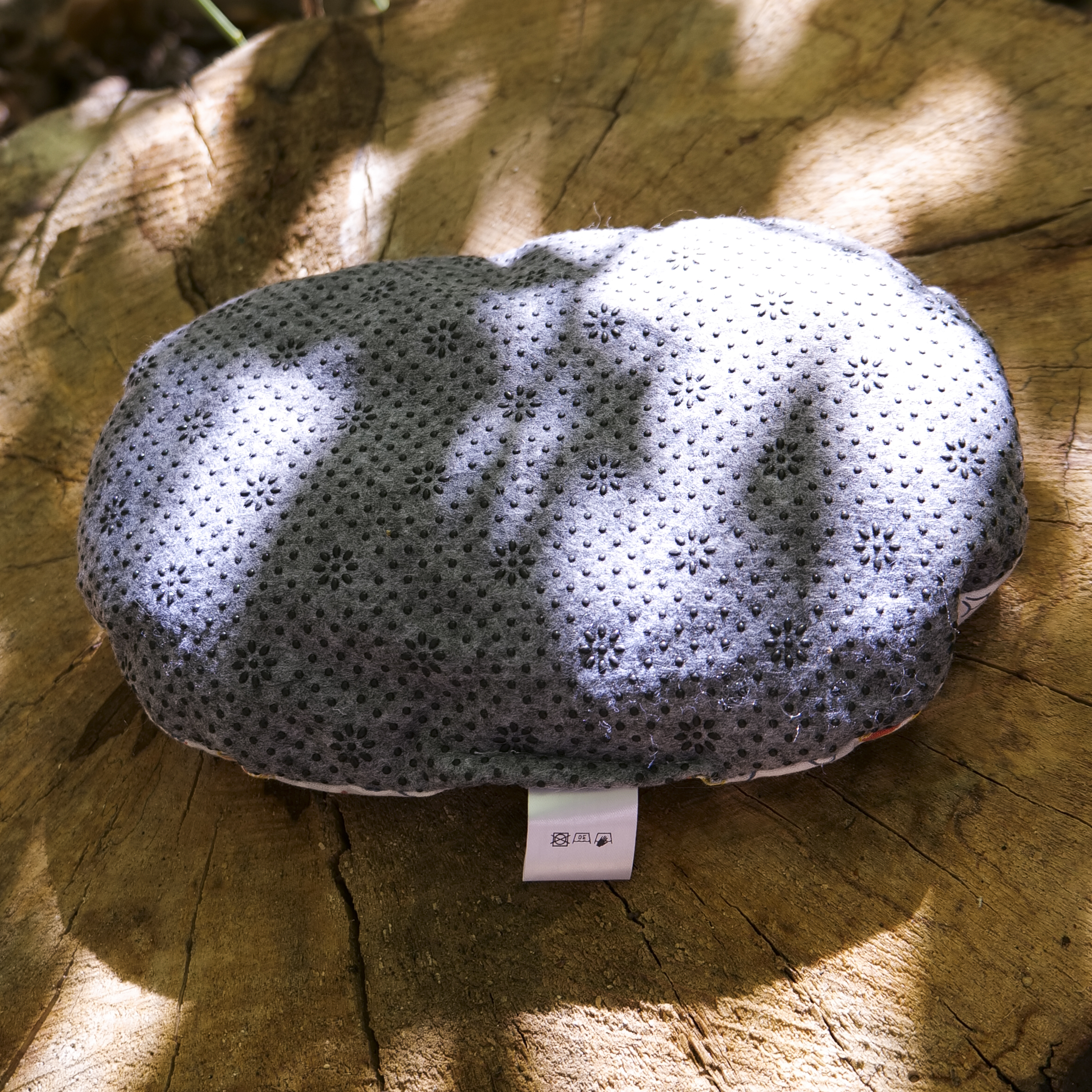 Coussin rond antidérapant - Lapin Japon – Image 5